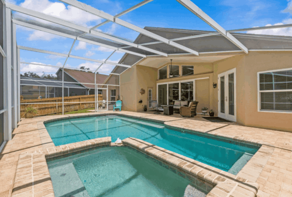 10522 CHAMBERS DR, TAMPA, FL 33626