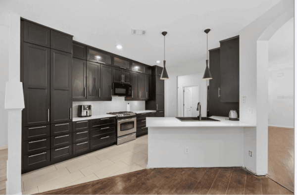 11901 NORTHUMBERLAND DR, TAMPA, FL 33626