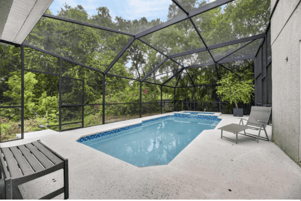 11901 NORTHUMBERLAND DR, TAMPA, FL 33626