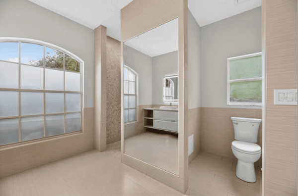 11901 NORTHUMBERLAND DR, TAMPA, FL 33626