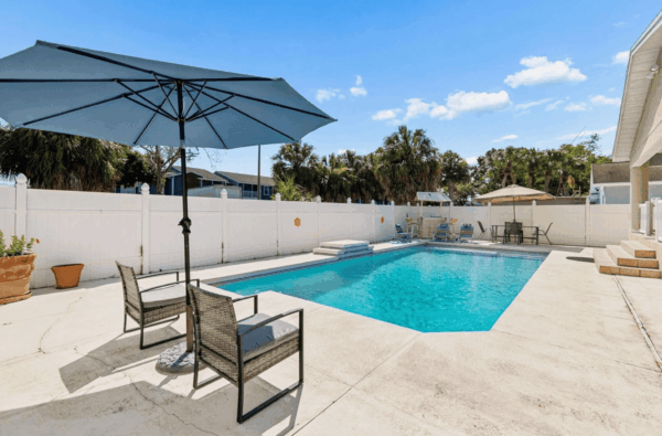 10735 SE DRUMMOND RD, TAMPA, FL 33615